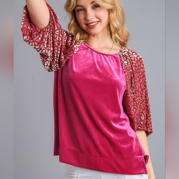 Umgee Leopard Velvet Sheer Balloon Half Sleeve Shirt Split Top High-Low Blouse - Picture 1 of 15